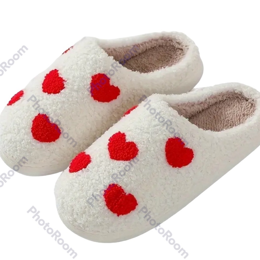 Mini heart motif slippers molded bottom NWT size 9.5-10 Fun summer gift idea